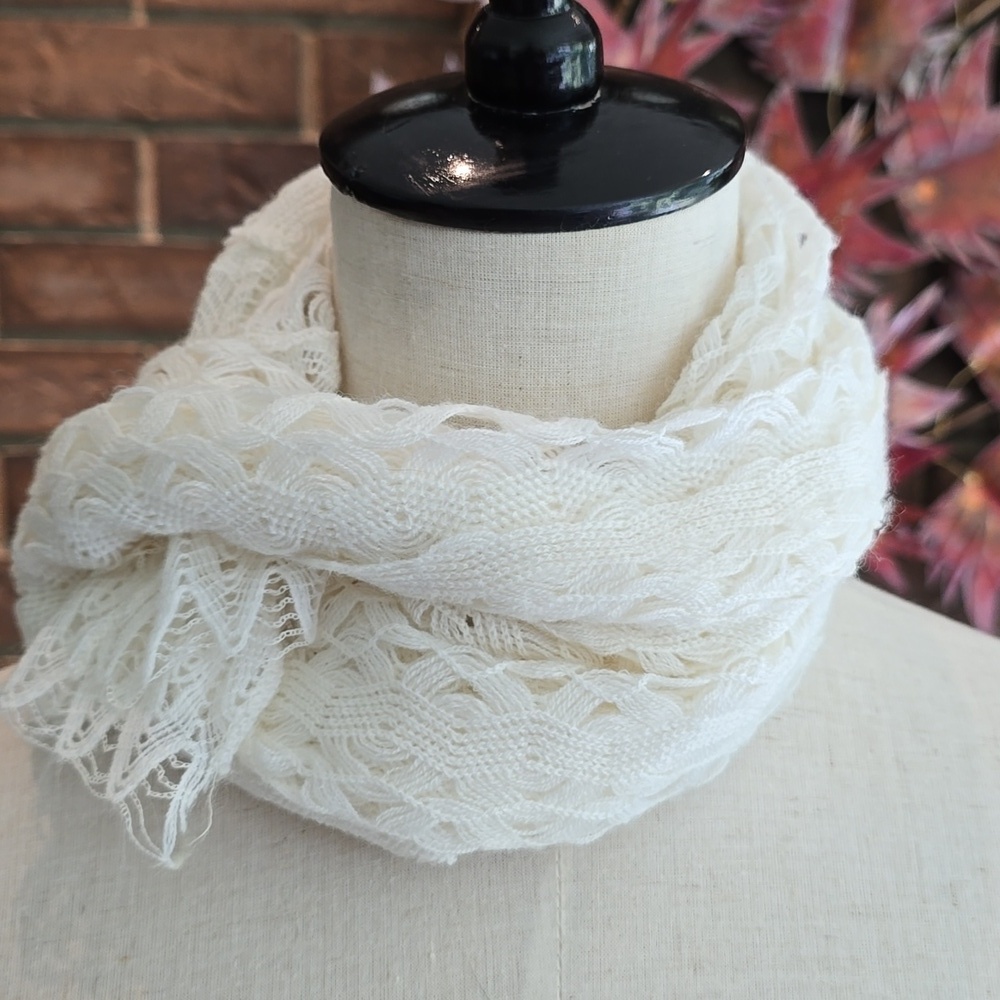 White Lace Crochet Vintage Scarf​​
